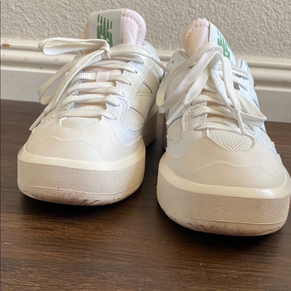 New Balance White and Green Sneakers - Picture 4 of 9